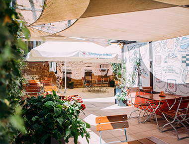 impressionen-terrasse-im-sommer.jpg